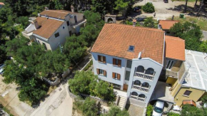 Rooms with a parking space Veli Losinj, Losinj - 19743